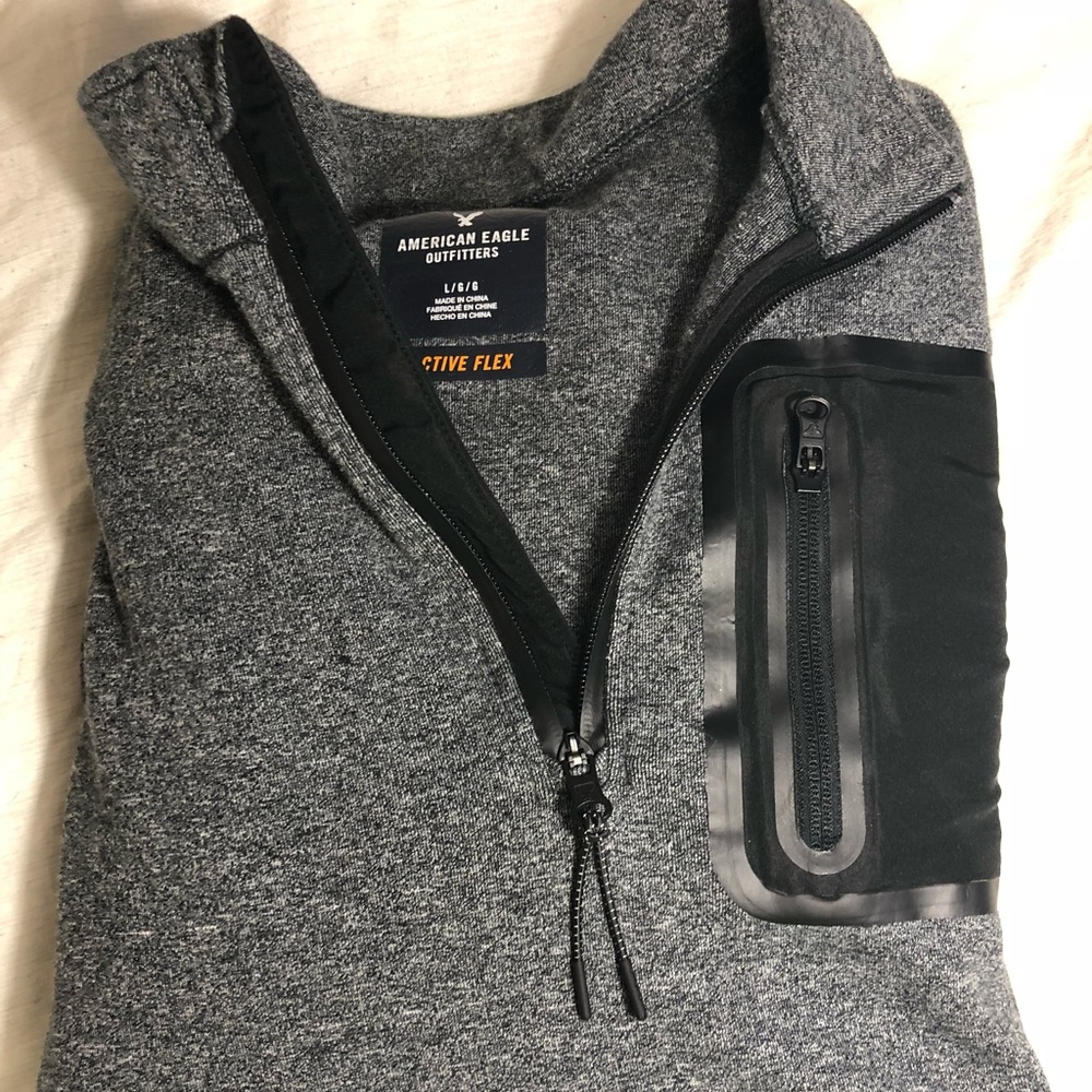 American Eagle Flex Pullover (L)